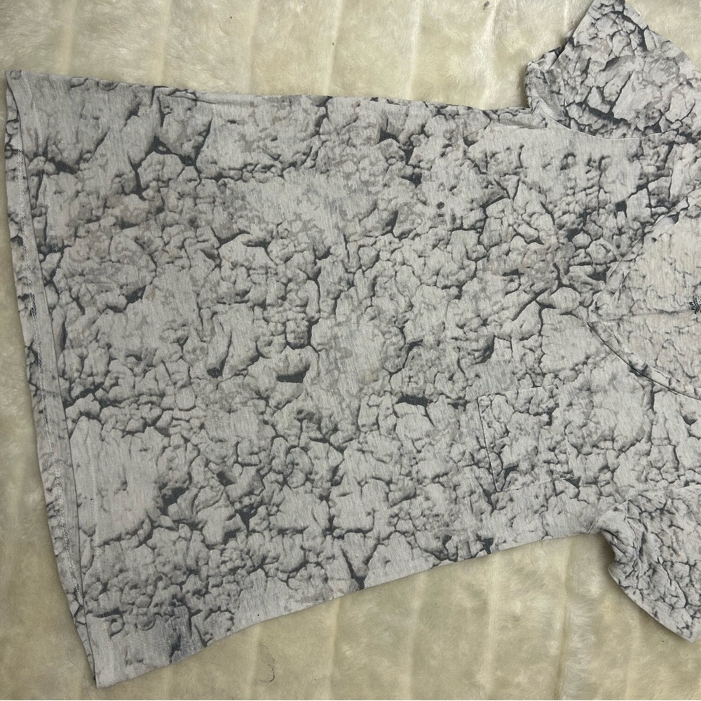 Gray marble v-neck short sleeve t shirt